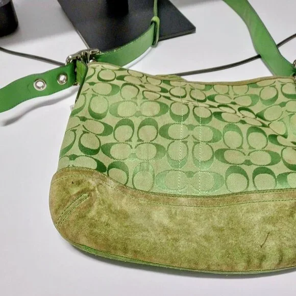 COACH Neon Lime Green Signature Monogram Soho Y2K Bag RARE Color Tassel 9362 - Picture 3 of 16